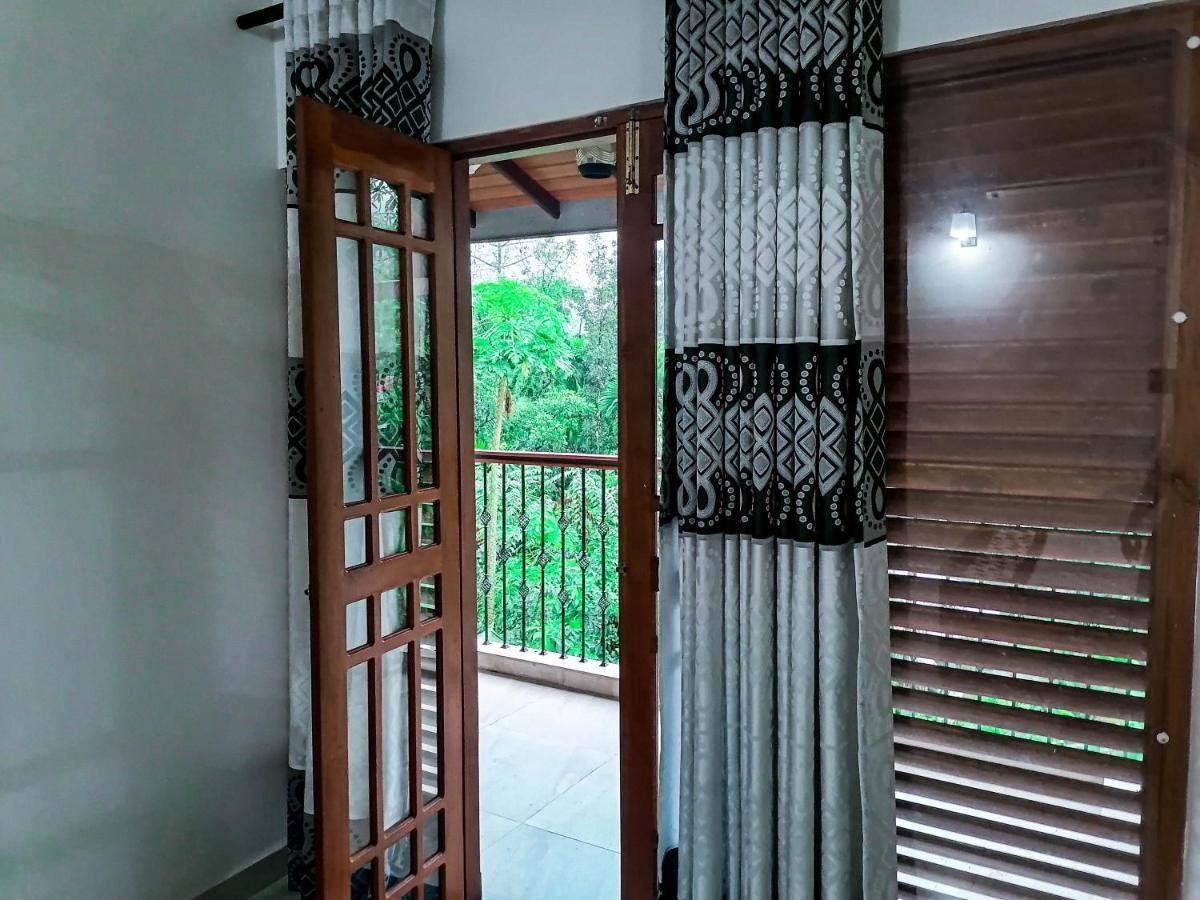 Hotel White House Ratnapura Exterior photo